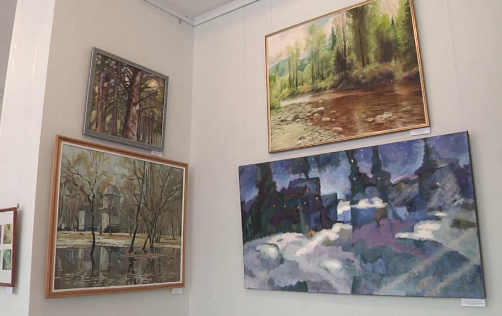 Яркая,  насыщенная, легкая: в Новокузнецке открыли традиционную весеннюю выставку