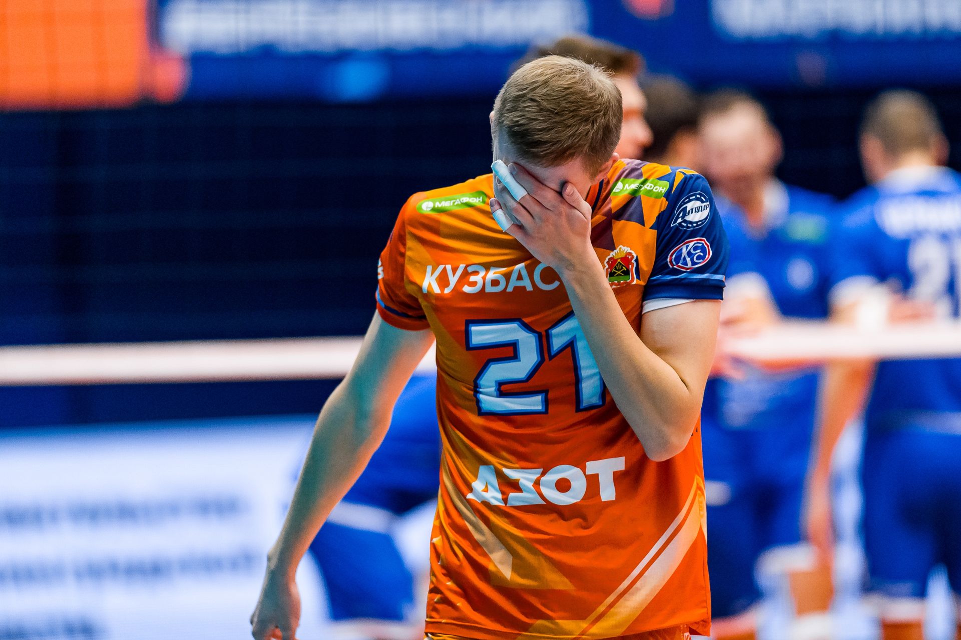 Волейбольный «Кузбасс» начал серию 1/4 финала Кубка России с домашнего поражения