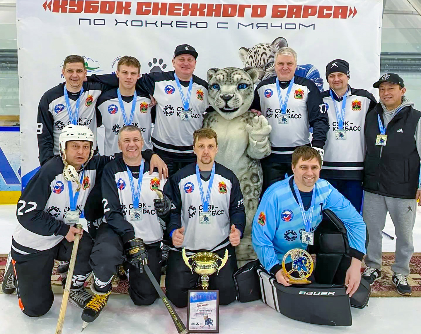 Хоккеисты СУЭК-Кузбасс взяли серебро на республиканском турнире «Кубок Снежного барса»