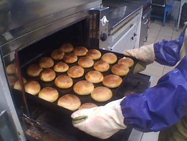 В Кузбассе заключенных на Пасху накормят пловом и творожной запеканкой