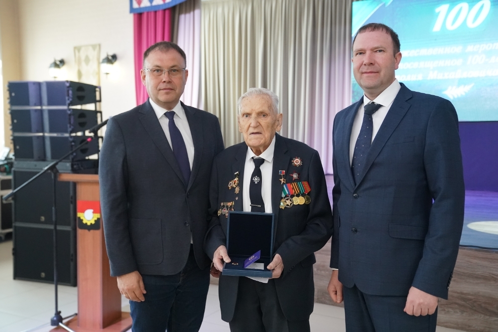 Легендарный кузбасский ветеран отмечает вековой юбилей