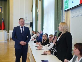 Илья Середюк наградил чиновников в честь Дня местного самоуправления