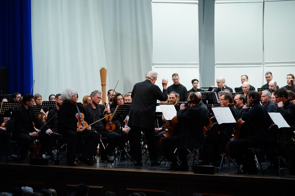 В Государственной филармонии Кузбасса выступил объединенный симфонический оркестр под управлением Валерия Гергиева