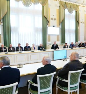 Илья Середюк вручил областные награды кузбасским чернобыльцам