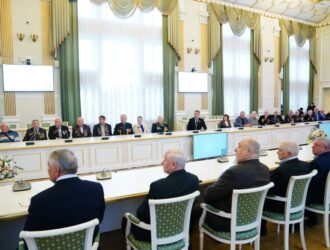 Илья Середюк вручил областные награды кузбасским чернобыльцам