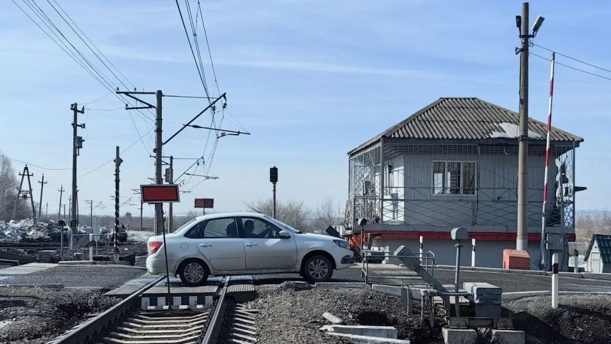 В Кузбассе на трех железнодорожных переездах ужесточили контроль за автомобилями