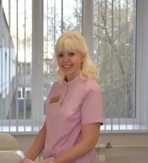 Медсестра из Кузбасса спасла пассажирку на борту летевшего в Китай самолета