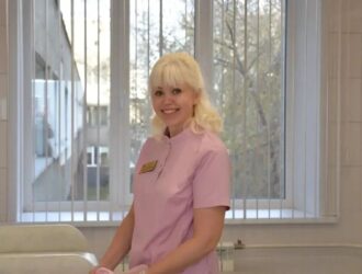 Медсестра из Кузбасса спасла пассажирку на борту летевшего в Китай самолета