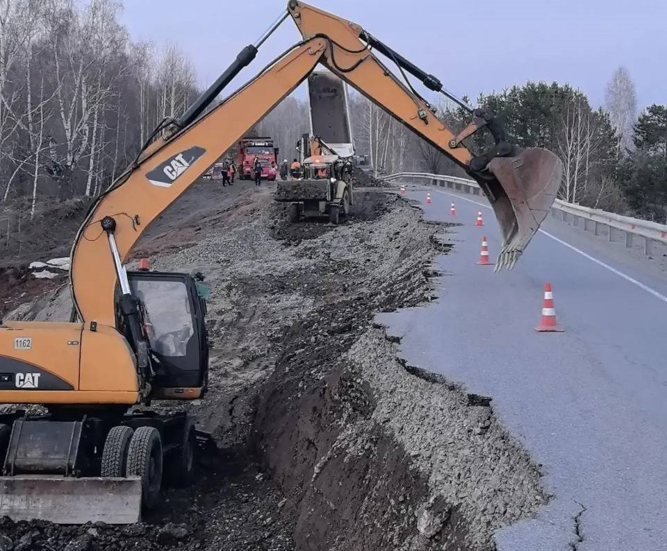 Власти Кузбасса рассказали, как продвигается восстановление провалившейся дороги