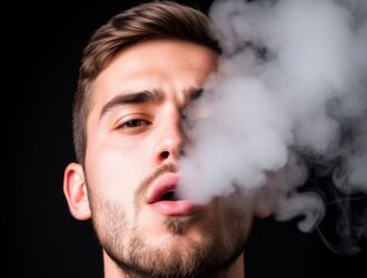 Российским регионам хотят дать право самостоятельно запрещать продажу вейпов