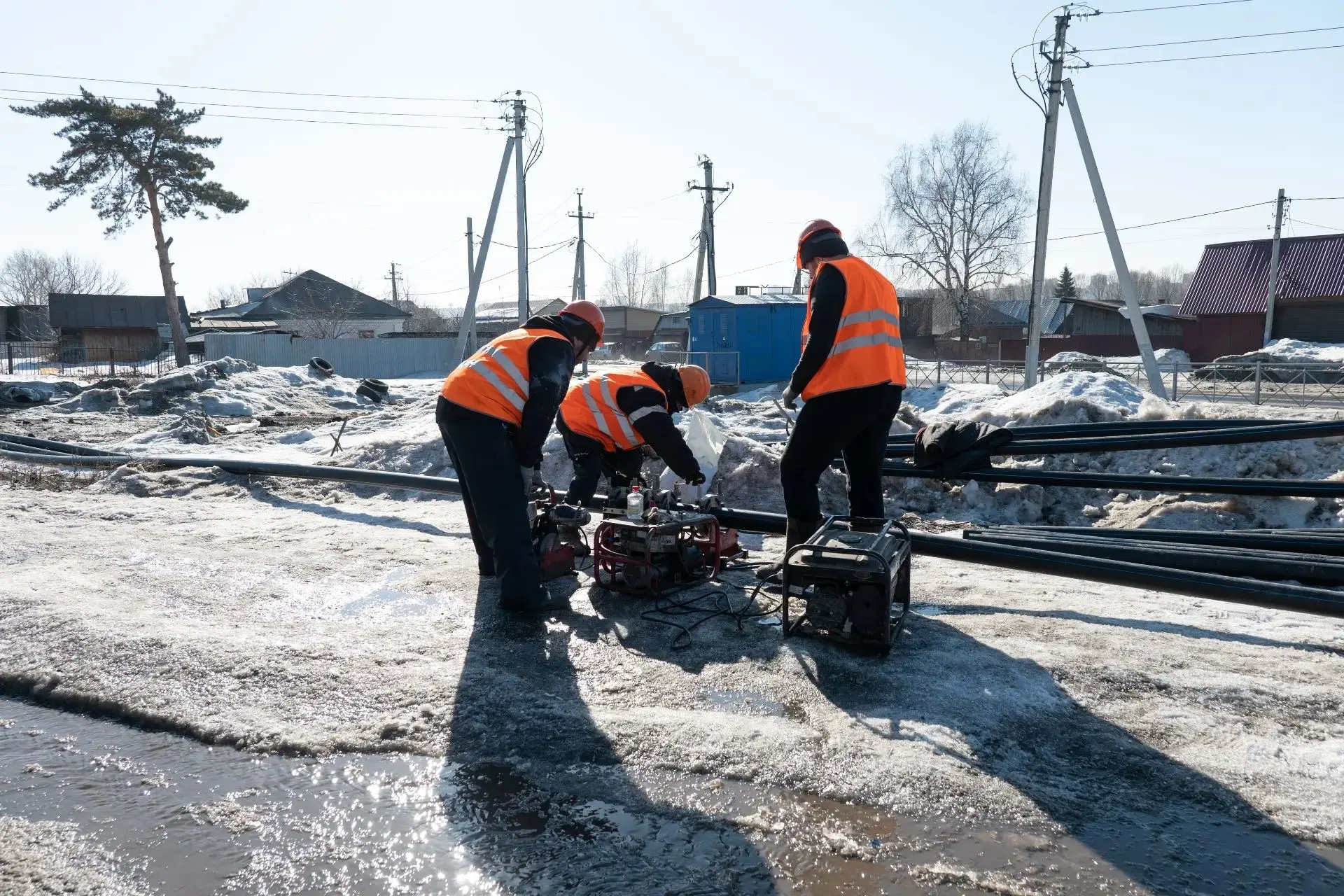 В частном секторе Кемерова взялись за капремонт проблемного водопровода