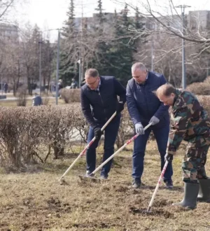 От субботника до новоселья: как Илья Середюк провел рабочий день в Новокузнецке