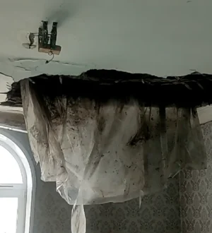 В Новокузнецке обвалился потолок в одном из жилых домов в микрорайоне Абашево