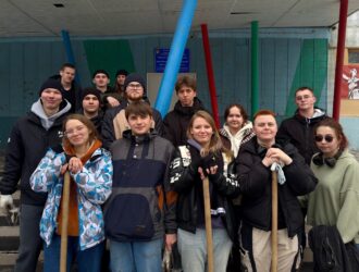 Российские студенческие отряды организованно проводят субботники