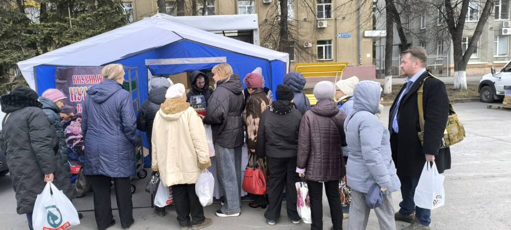 Пасхальные хлопоты: фоторепортаж с кемеровской ярмарки