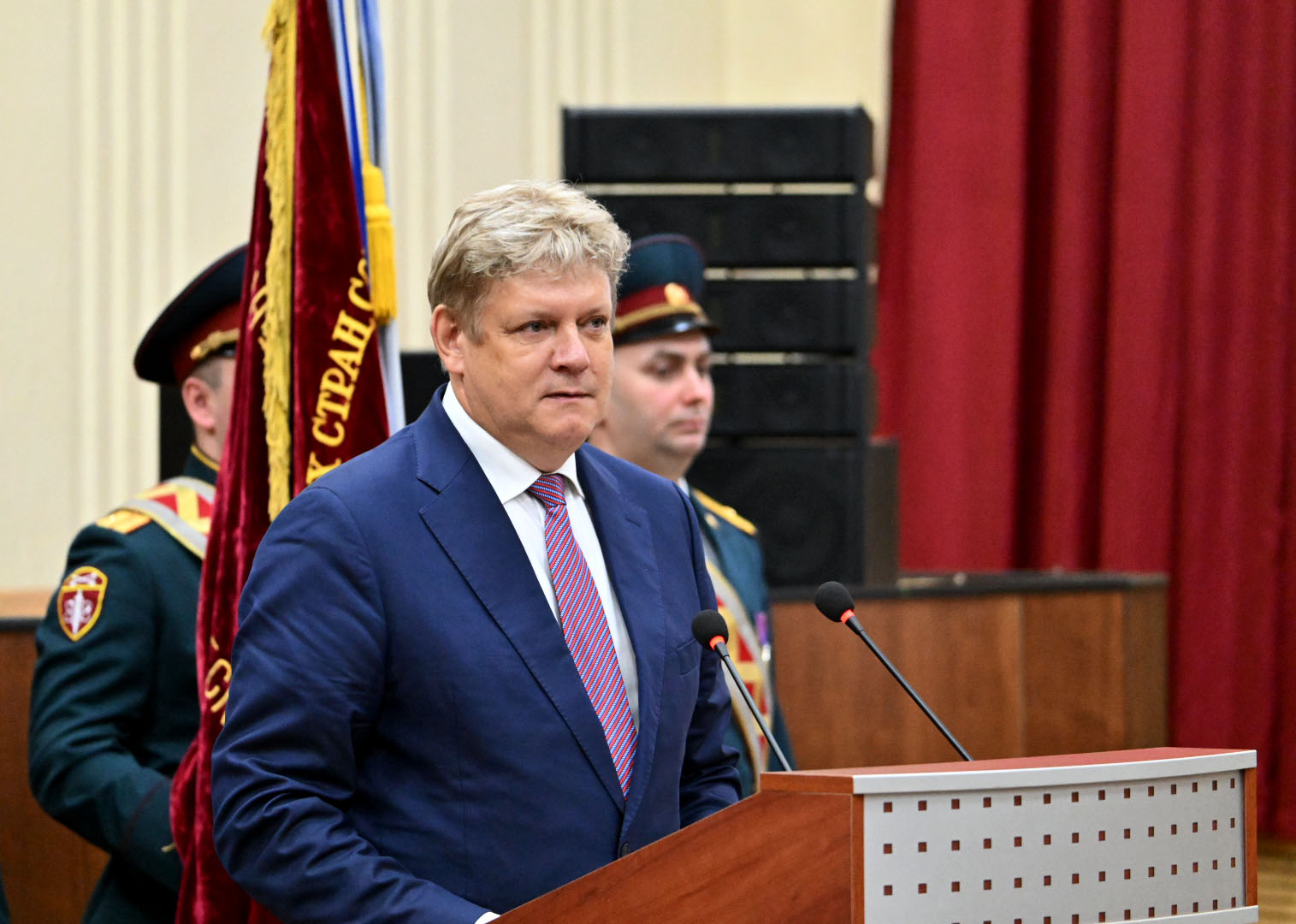 Анатолий Серышев в ходе рабочей поездки в Алтайский край поздравил выдающегося ученого Геннадия Сакович с 95-летием