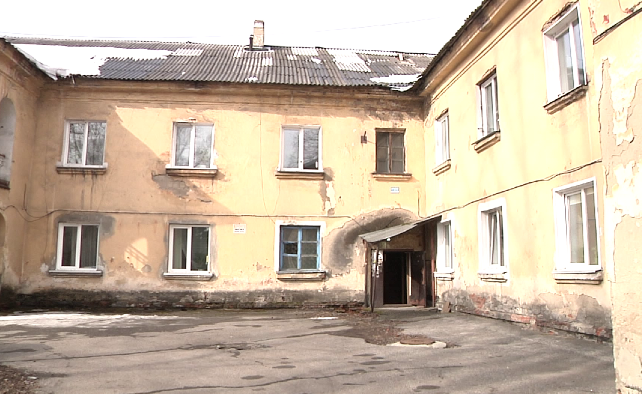 В Новокузнецке аварийный дом, где в одной из квартир рухнул потолок, обещают в скором времени расселить