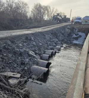 В Белове из-за угрозы паводка закрыли проезд по переправе через реку Бачат