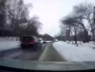 Видео кемеровчанина помогло наказать злостного нарушителя на «Ленд Крузере»