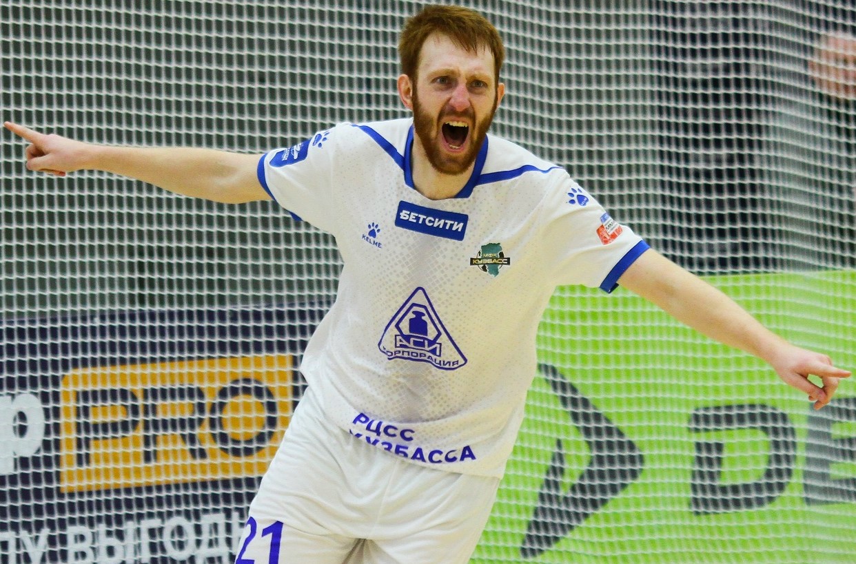 Футзальный «Кузбасс» выиграл первый матч 1/8 финала Высшей лиги у «Волги»