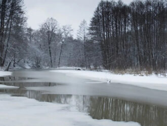 Девочка провалилась под лед на реке Уса в Междуреченске