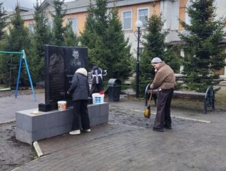 Кузбассовцы вышли на Всероссийский субботник и стали участниками экоакции «Зеленая весна»