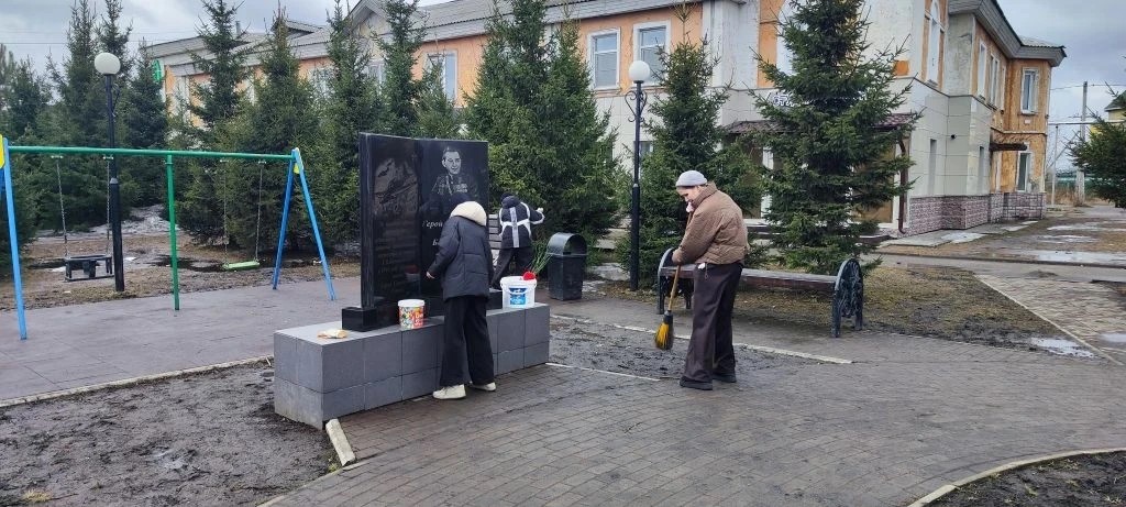 Кузбассовцы вышли на Всероссийский субботник и стали участниками экоакции «Зеленая весна»