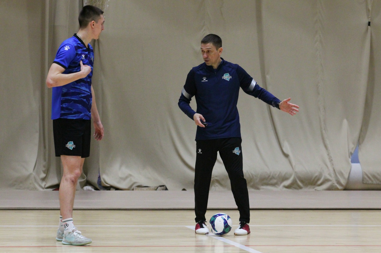 «Кузбасс Первый» покажет матч ¼ финала Высшей лиги по футзалу в прямом эфире