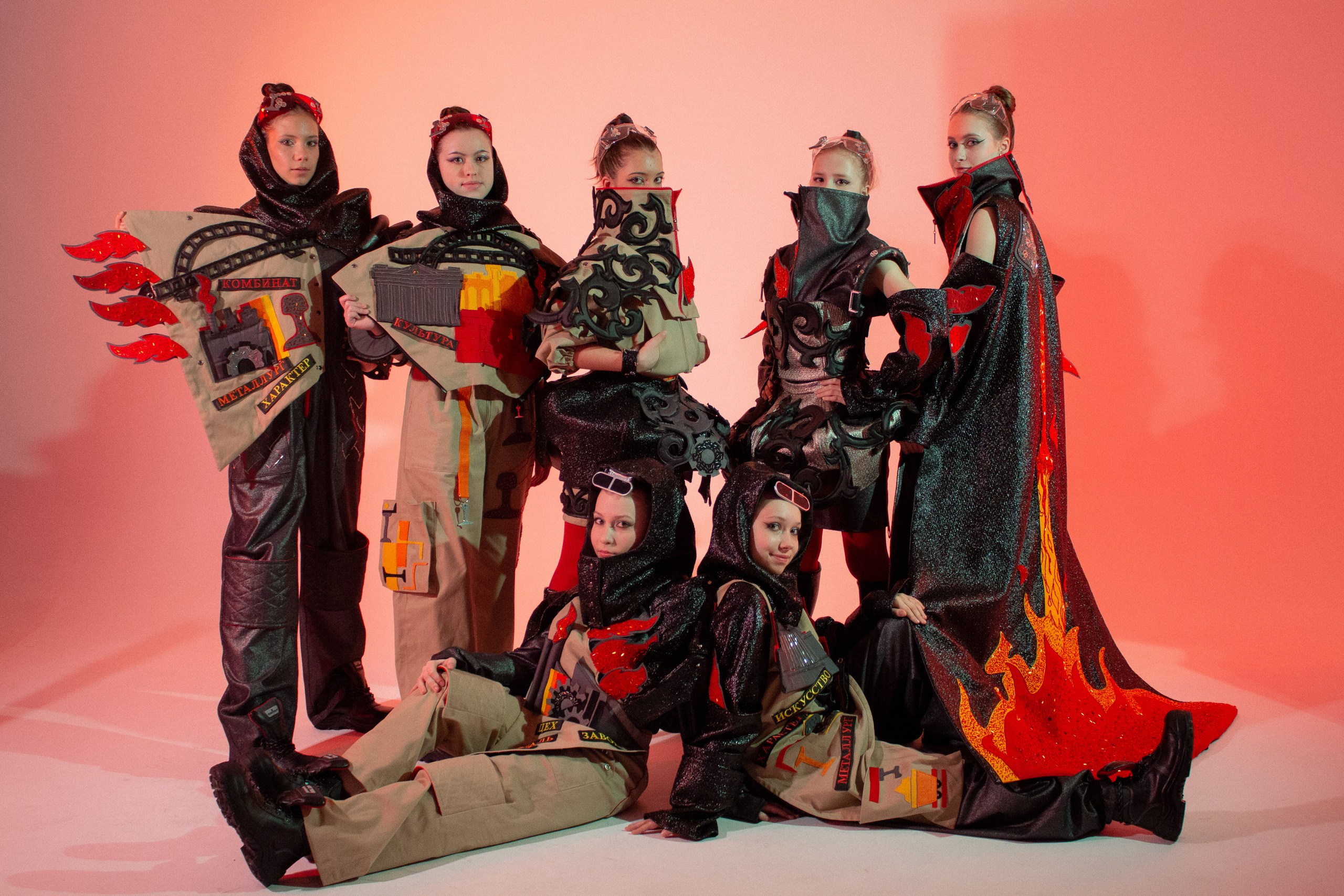 Юные дизайнеры Новокузнецка объединили моду и металлургию