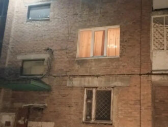 В Кемерове росгвардейцы спасли ребенка от падения из окна