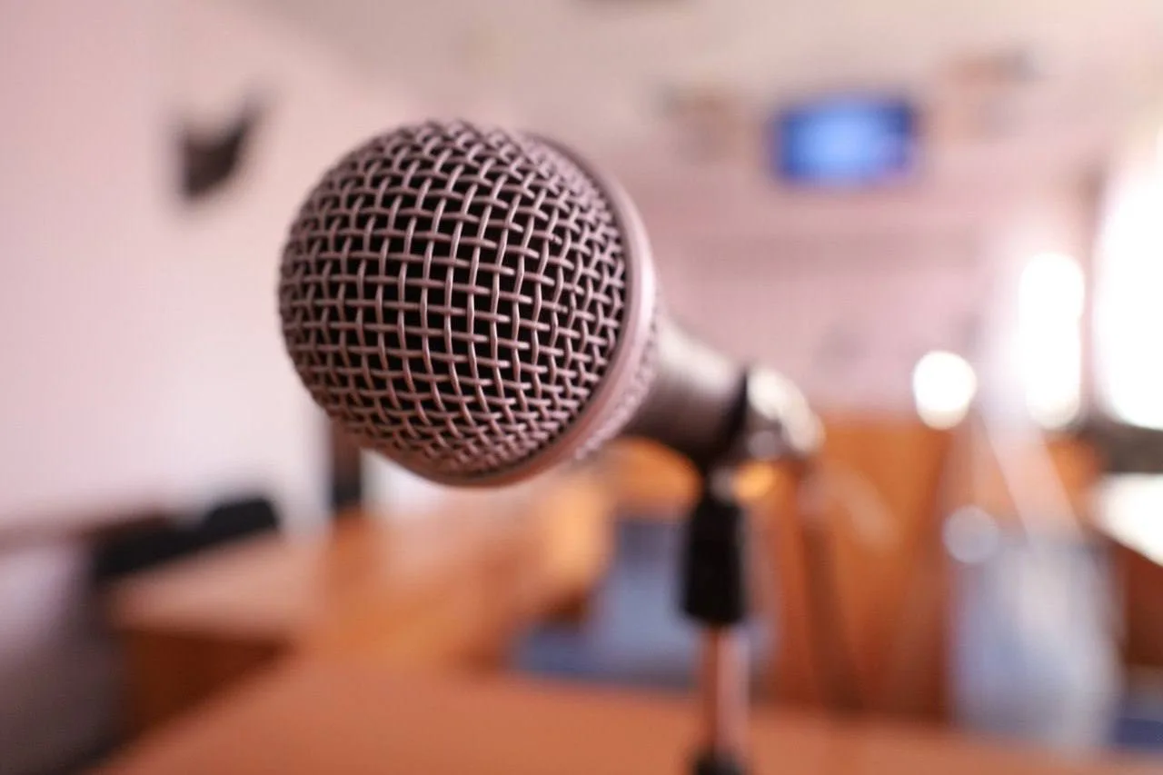 Кузбассовец получил 2,5 года колонии-поселения за насильственные действия в отношении пристава