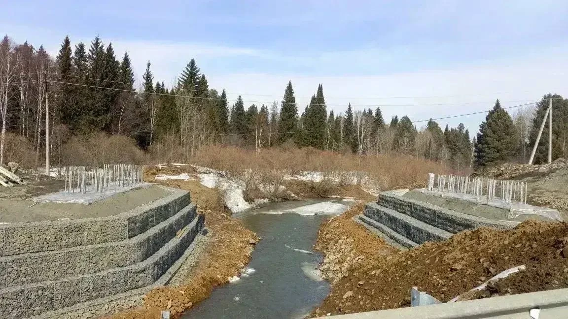 В Кузбассе продолжается капитальный ремонт моста через реку Кайгур