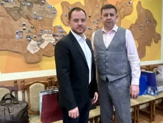 Главы Гурьевского и Междуреченского округов обменялись опытом