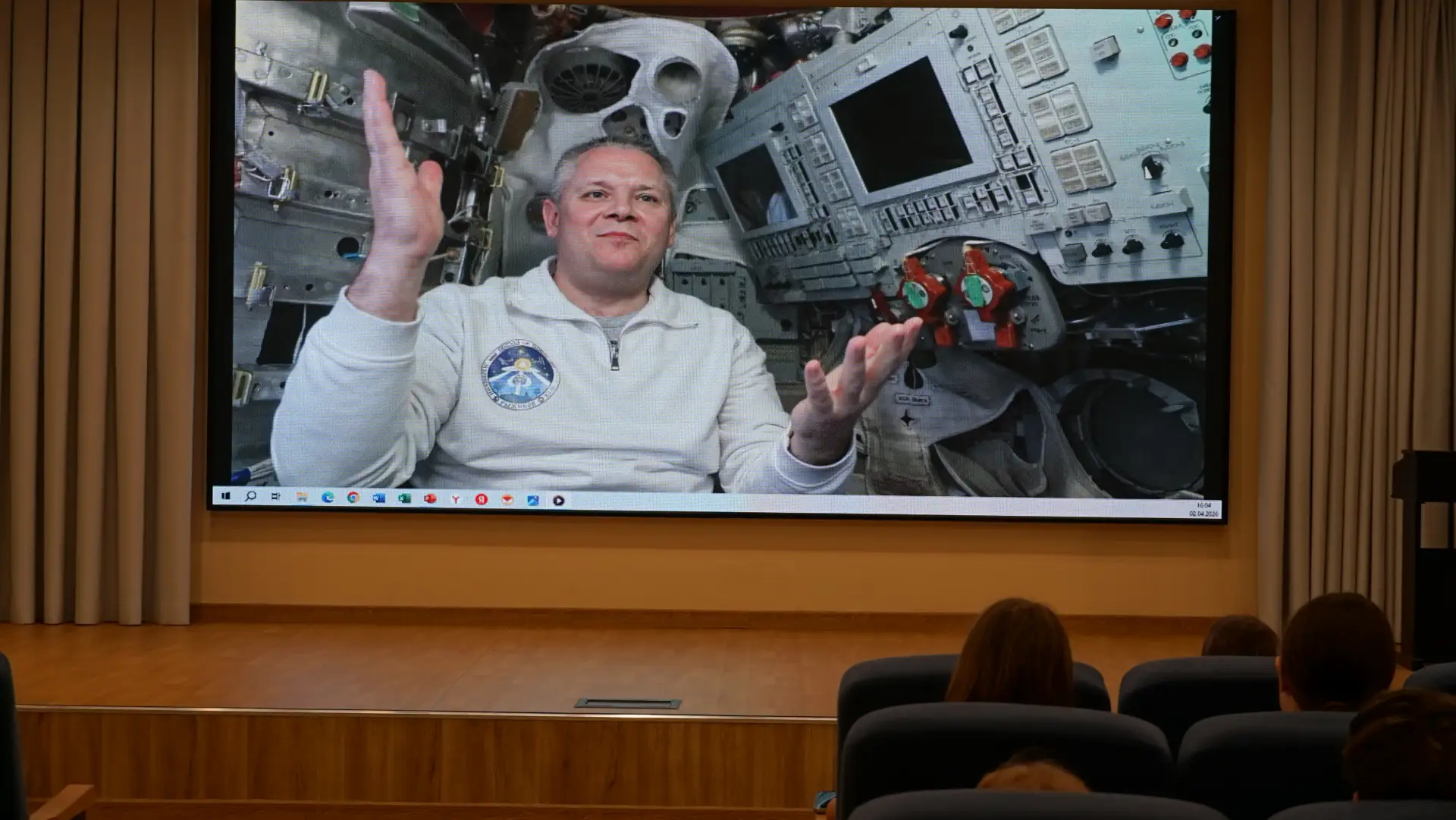 Кузбасские школьники пообщались с космонавтом по видеосвязи