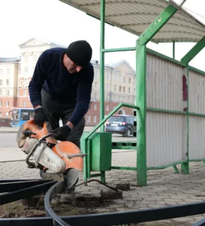 В Кемерове приступили к благоустройству сквера в Кировском районе