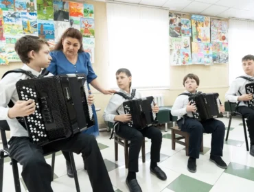 Кузбасские школы искусств при поддержке «Единой России» получили сотни единиц оборудования с начала года