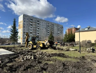 В кемеровском поселке приступили к обновлению сквера