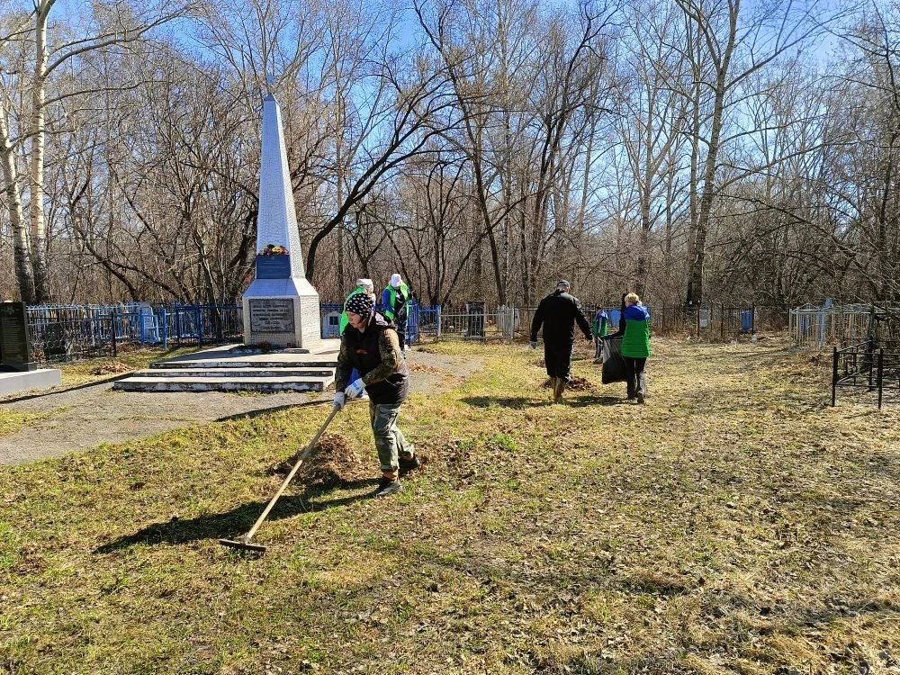 В Кемерове наводят порядок на территориях воинских захоронений