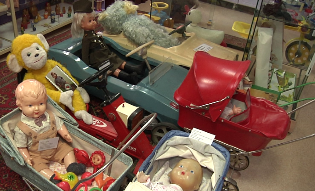 В Новокузнецке представили выставку, которая поможет окунуться в советское детство