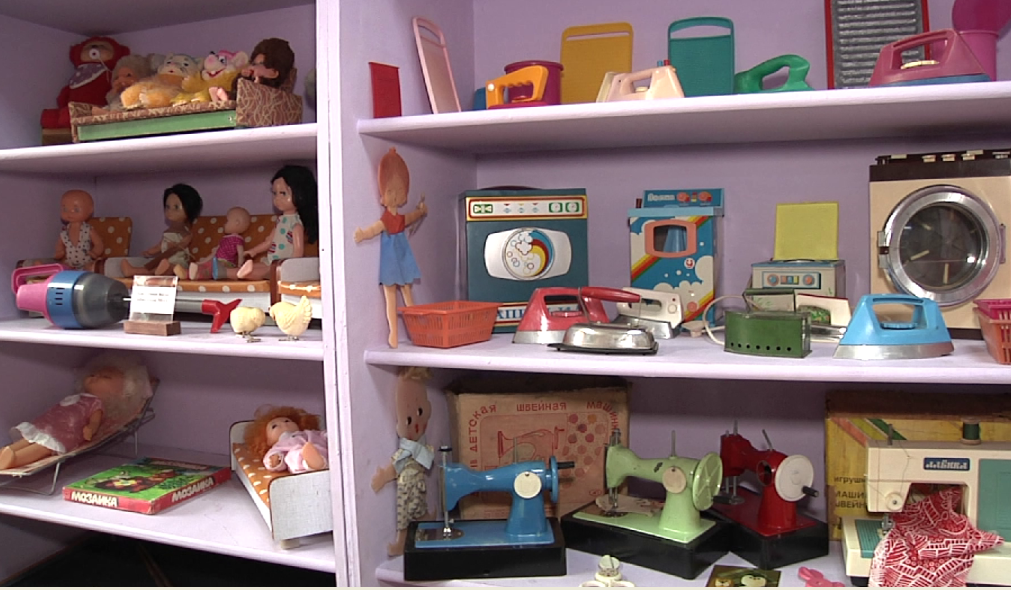 В Новокузнецке представили выставку, которая поможет окунуться в советское детство