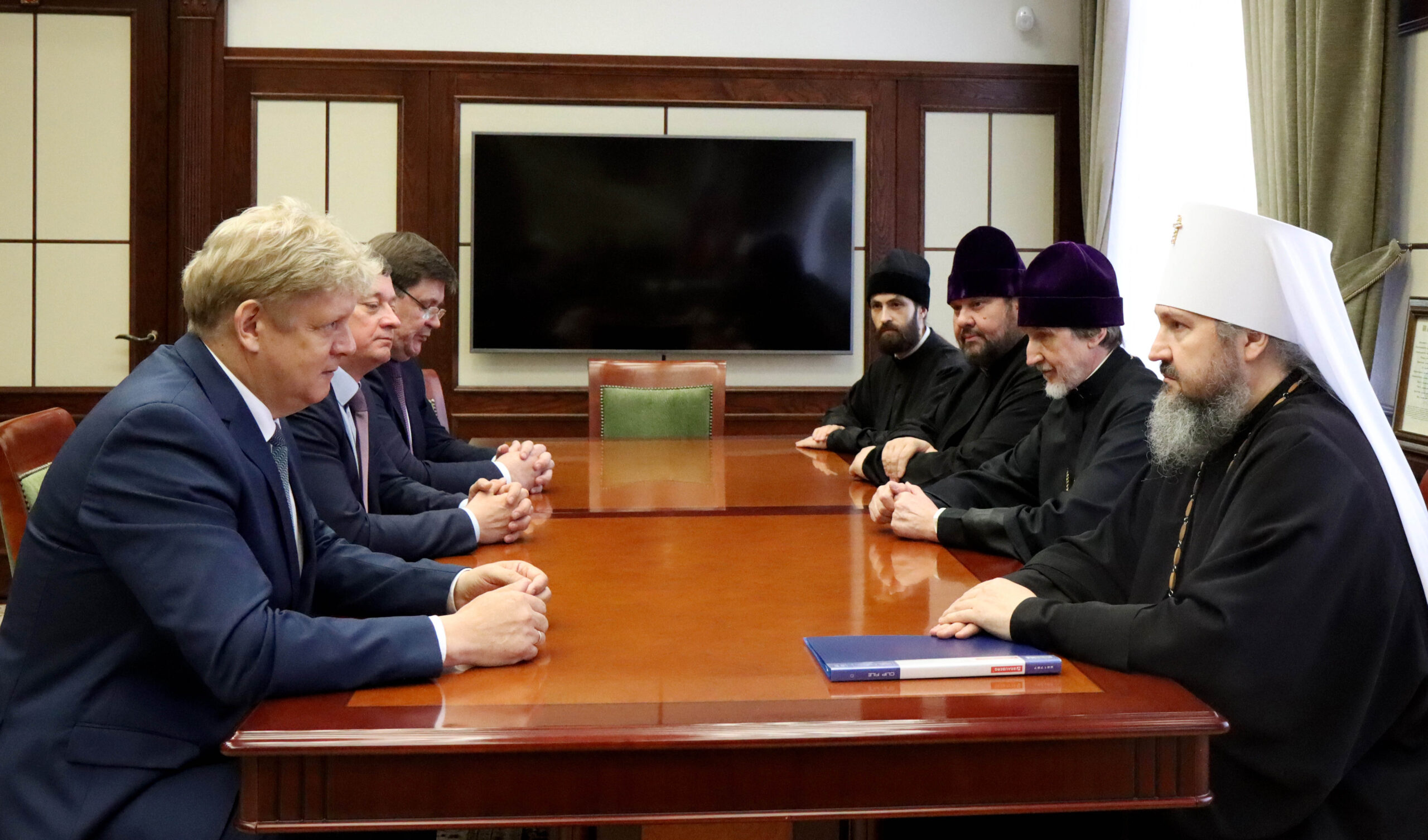 Анатолий Серышев провел встречу с митрополитом Новосибирский и Бердским Варфоломеем