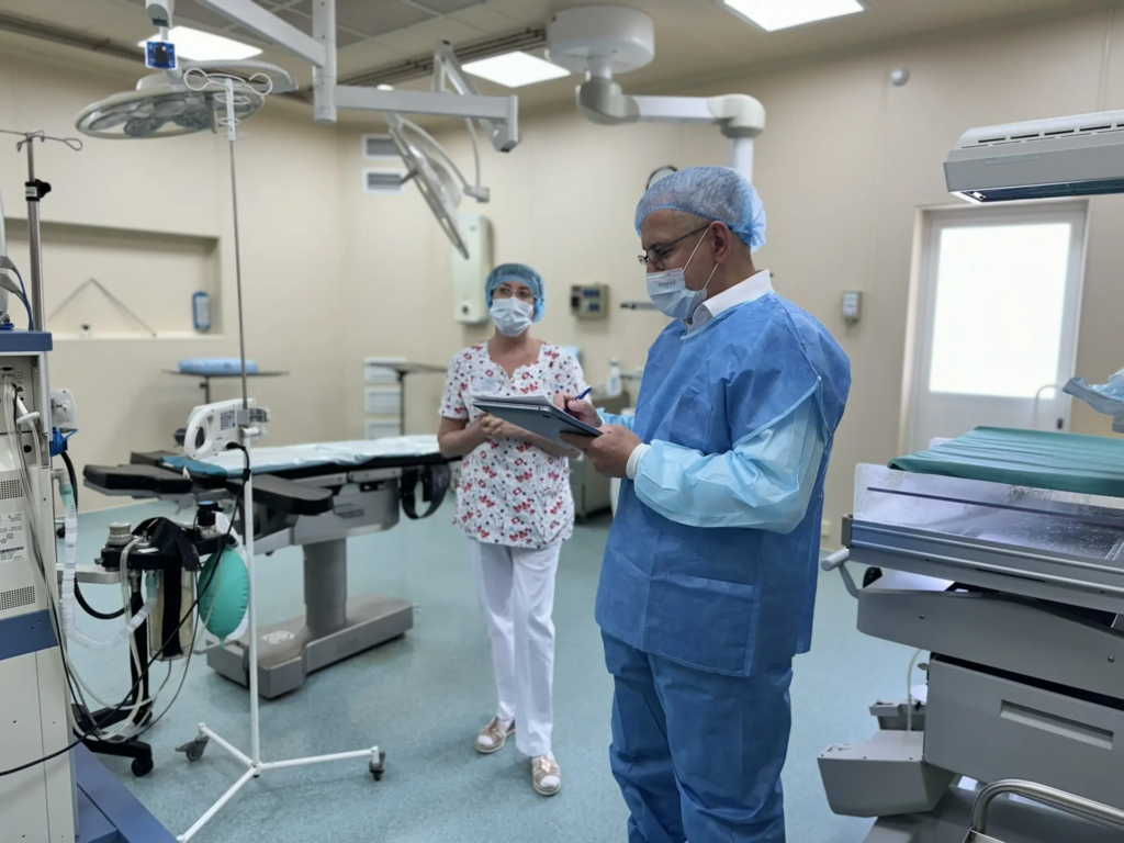 Качество медпомощи, оказываемой в больницах Кузбасса детям и их мамам, проверили ведущие федеральные специалисты