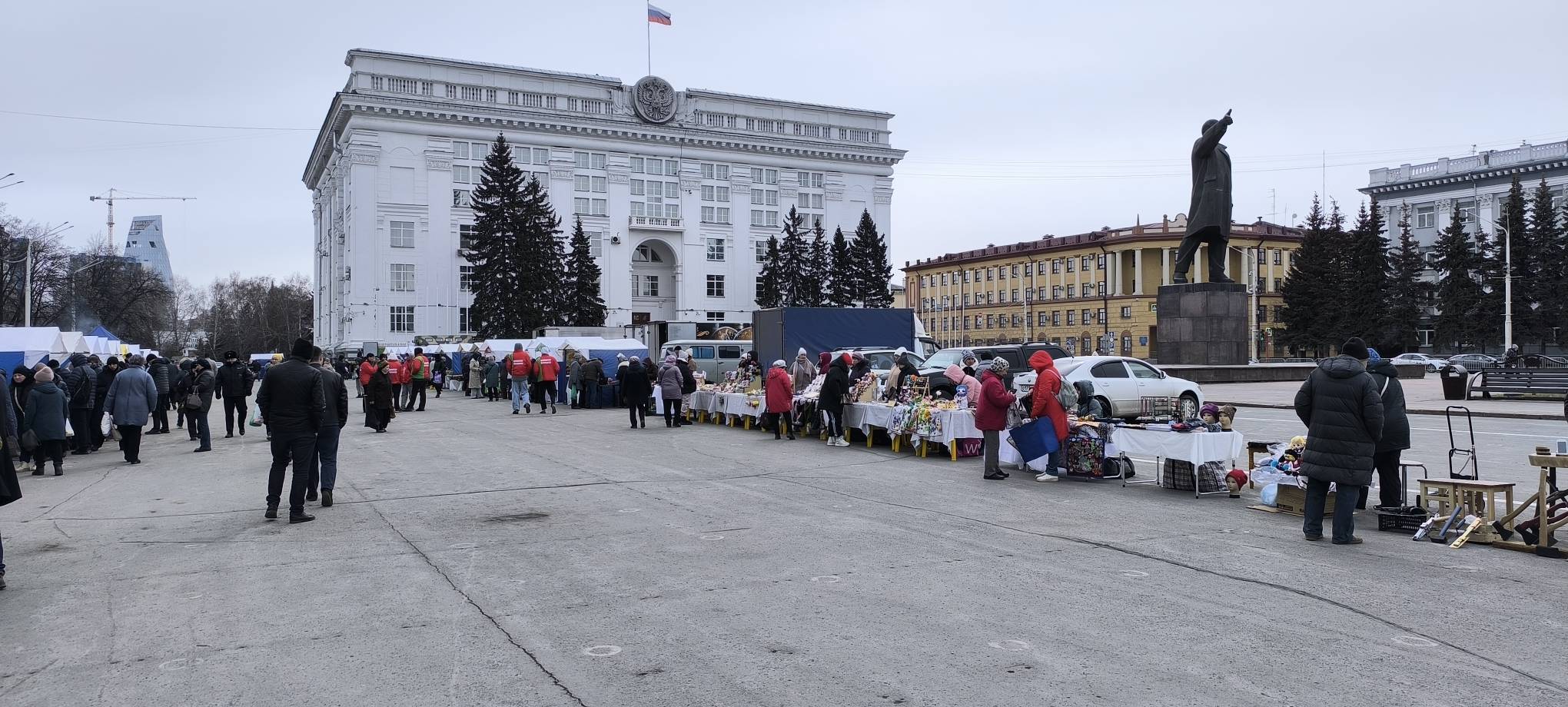 Пасхальные хлопоты: фоторепортаж с кемеровской ярмарки