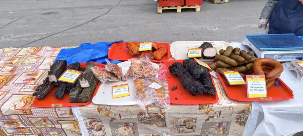 Пасхальные хлопоты: фоторепортаж с кемеровской ярмарки