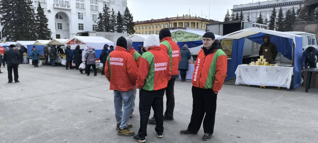 Пасхальные хлопоты: фоторепортаж с кемеровской ярмарки