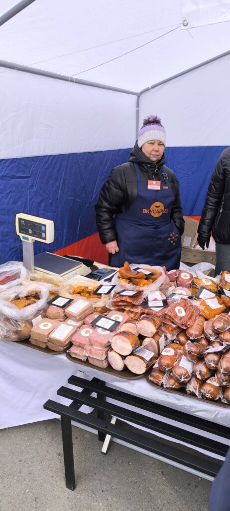 Пасхальные хлопоты: фоторепортаж с кемеровской ярмарки