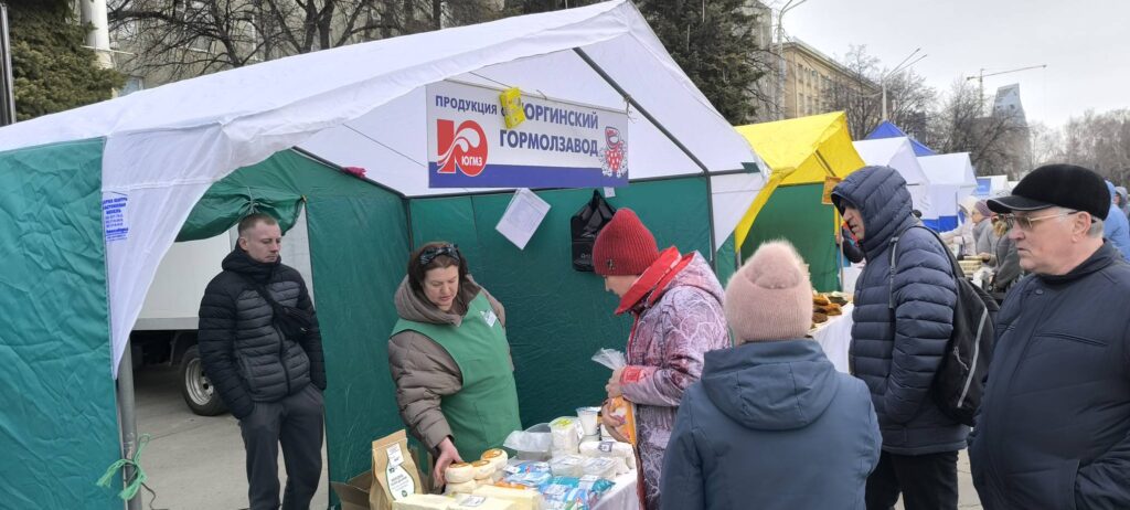 Пасхальные хлопоты: фоторепортаж с кемеровской ярмарки