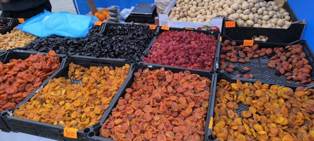 Пасхальные хлопоты: фоторепортаж с кемеровской ярмарки