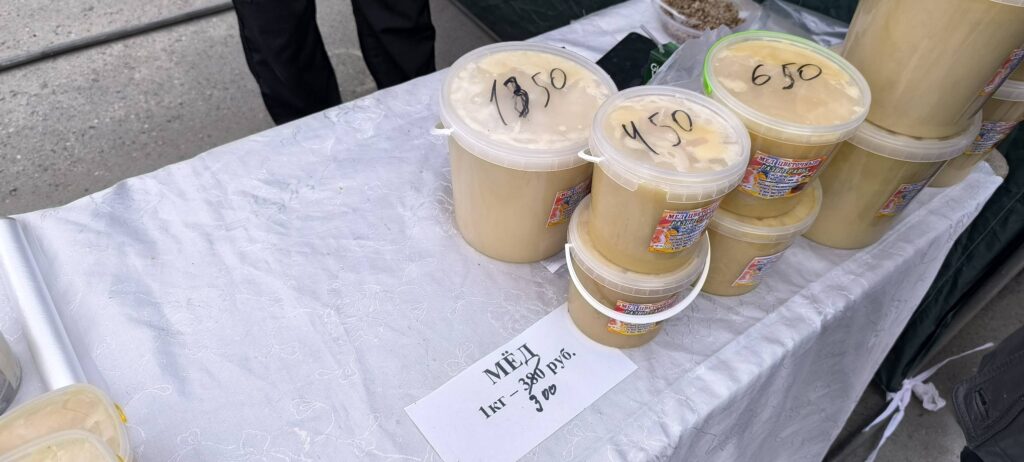 Пасхальные хлопоты: фоторепортаж с кемеровской ярмарки