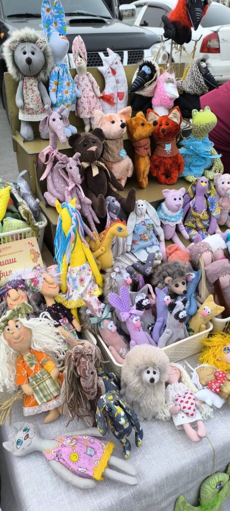 Пасхальные хлопоты: фоторепортаж с кемеровской ярмарки